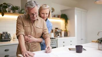 Immobilienverkauf für die Familie regeln: Warum eine notarielle Vollmacht unverzichtbar ist