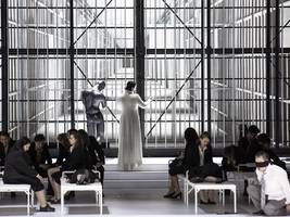 oper: die ganze welt ist ein gefängnis