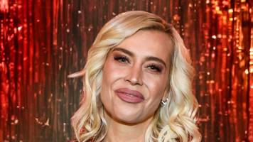 Verena Kerth wird nach Ohrringen gefragt, dann gesteht sie „heiße“ Affäre mit Tennisspieler