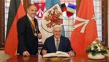 Besuchsreihe: Bundespräsident besucht Volkswerft und diskutiert kontrovers