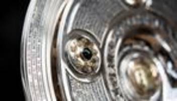Fußball-Bundesliga: Vor möglichem Bayern-Triumph: Meisterschale vergrößert