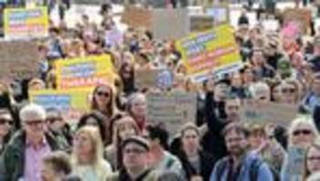 Gesundheitskosten: Psychotherapeuten demonstrieren gegen Honorarkürzungen