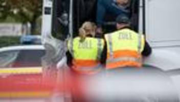 Illegale Einreise: Fünf Chinesen mit im Lkw ‒ blinde Passagiere entdeckt
