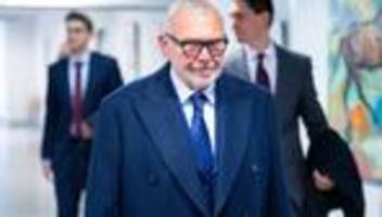 Insolvenz-Aufarbeitung: Signa: Gerichtsstreit um Millionen-Honorar für Ex-Kanzler