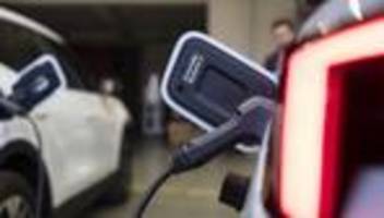 E-Mobilität: Regierung fördert Ladestationen für E-Autos an Mehrfamilienhäusern