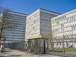 ermahnung aus karlsruhe: nachbesserung der beamtenbesoldung kostet bund milliarden