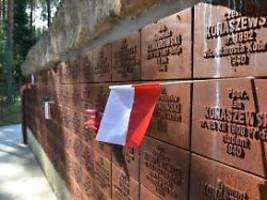 stalin ließ 21.000 polen töten: russland macht in katyn massaker-opfer zu tätern