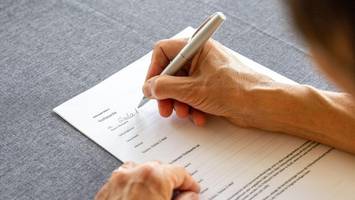 Berlin Vorreiter im Kampf gegen Erbschleicher: Warum Senioren leichte Opfer sind