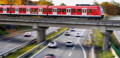 deutschlandticket spart 2,5 millionen tonnen co₂ pro jahr ein