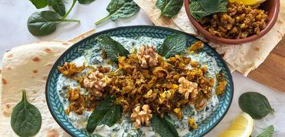 kochen ohne kohle: borani esfenaj, persischer spinatdip mit walnüssen