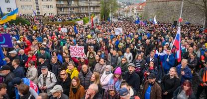 Slowaken protestieren gegen Abschaffung der Briefwahl im Ausland