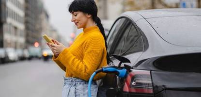 E-Auto: Leasen oder kaufen? Hier erfahren Sie, was besser ist