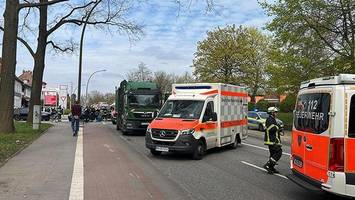 12-jähriger Radfahrer wird bei Unfall mit Lkw tödlich verletzt