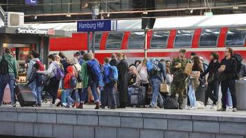 deutschlandticket spart millionen tonnen co₂ und verbessert mobilität