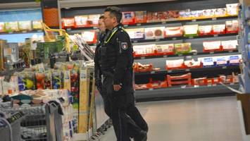 Einbrecher stehlen Zigaretten im Wert von 100.000 Euro aus Einkaufszentrum