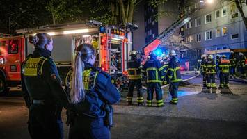 feuer in niendorf: hausbewohner eingeschlossen – zwei schwerverletzte