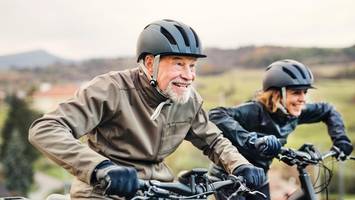 gesundheitsgefahr e-bike: immer mehr Ältere stürzen und verletzen sich schwer