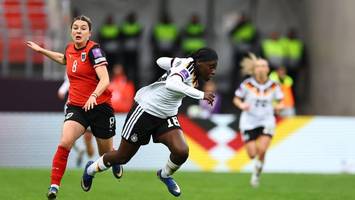 Wück meckert viel trotz 5:1 der DFB-Frauen – Kapitänin Julia Gwinn fällt aus