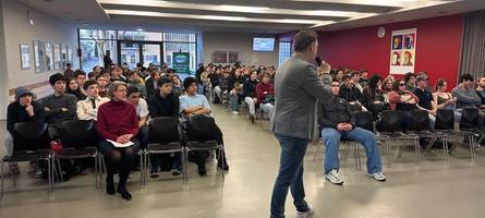 rund 200 schülerinnen und schüler beim berufsorientierungsabend am jakob-fugger-gymnasium