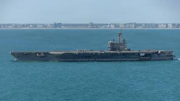 Ein Flugzeugträger der US-Marine umkreist Afrika, um den Nahen Osten zu erreichen