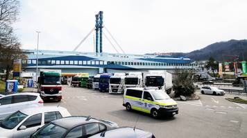 Falschparker an Schweizer Raststätte müssen mit über 2000 Euro Strafe rechnen