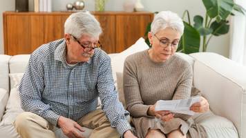 niemand kann zukunft vorhersagen: reiseunternehmen schickt ehepaar zusätzliche rechnung für griechenland-urlaub