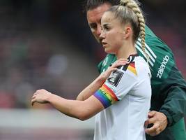 DFB-Frauen in der WM-Qualifikation: Kritik am Spiel und Sorgen um die Kapitänin