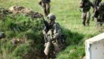 aufrüstung: zahl der bewerbungen bei der bundeswehr steigt um ein fünftel