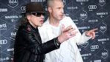 Drei Fragen, drei Antworten: Stuckrad-Barre hat Udos Spitznamen als Künstlernamen im Pass