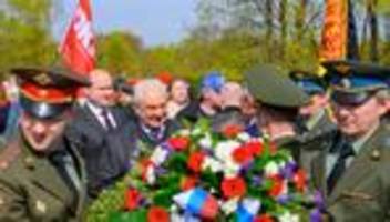 Gedenken: BSW-Besuch in russischer Botschaft löst scharfe Kritik aus