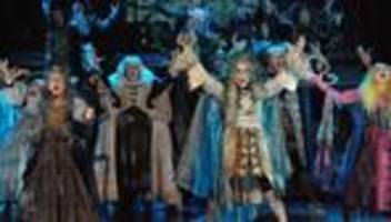 neuinszenierung: kultmusical »tanz der vampire« feiert comeback in stuttgart