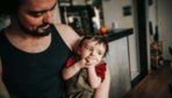 elterngeld: zahl der elterngeldempfänger 2025 weiter gesunken