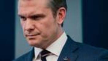 USA: US-Demokraten wollen Verteidigungsminister Hegseth des Amtes entheben