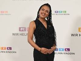 Fühlt sich surreal an: RTL-Moderatorin Janique Johnson ist Mutter geworden