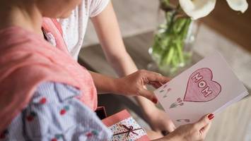 Muttertag 2026: Karte basteln statt kaufen – so geht‘s ganz einfach