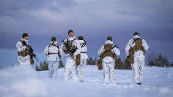 „Die Waffe wiegt für alle gleich“: Diese 21-Jährige würde für ihr Land sterben