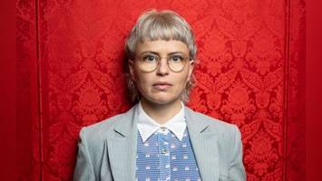 Schriftstellerin Caren Jeß forscht in den Abgründen der Vogelwelt