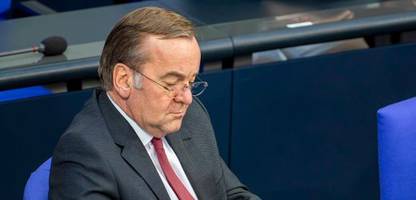 boris pistorius verbannt privathandys aus den amtsstuben - spionagegefahr