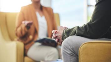 narzissten & psychopathen: gefängnis-psychologin verrät, wie sie ticken