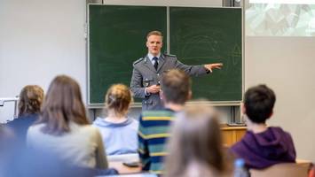 Bundeswehr macht Schule: Jugendoffiziere nun häufiger in Hamburgs Klassenzimmern