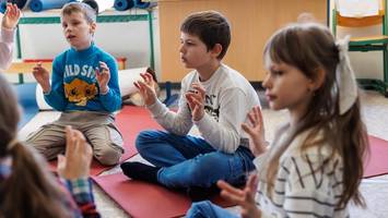Wie Yoga Kinder emotional und geistig wachsen lässt