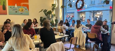 „wie geht es euch eigentlich so?“ bei diesen treffen in augsburg geht es um bücher – und um viel mehr