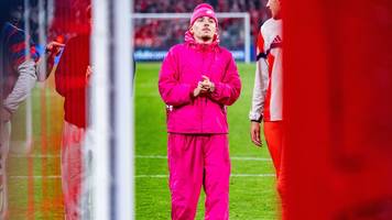 Lennart Karls pinkes Outfit stiehlt bei Bayern-Sieg über Real allen die Show