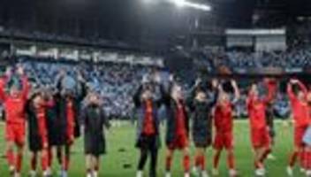 Freiburger Höhenflug: »Gänsehaut«: Schuster denkt in der Euphorie auch an Streich