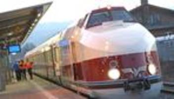 Schmuckstück auf Schienen: Zweite Probefahrt für restaurierten DDR-Prestigezug geplant