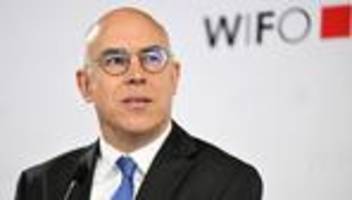 »Wirtschaftsweise«: Felbermayr: Ticketpreise für Flüge werden stark steigen