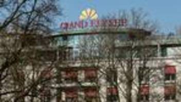 Überwachungskamera am hotel: block-prozess: bilder zu angeblichem treffen mit entführern