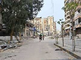 Bereits erste Verstöße?: Trotz Waffenruhe: Hisbollah behält Finger am Abzug