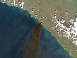 Neue Schlagkraft der Ukraine: Russlands Ölhafen Tuapse brennt lichterloh