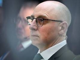 Organisationen und Personen: Bundesregierung forderte fast 400 Überprüfungen beim Verfassungsschutz an